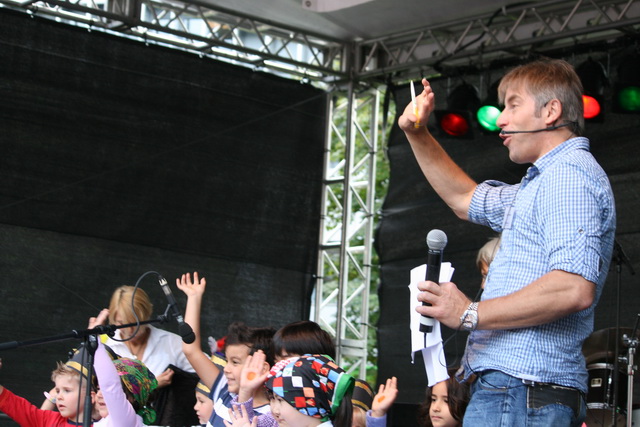 gal/2010/2010 Saitentwist Essen Original Moderation und Kinderbuehne 11.09/2010 Saitentwist 11.09. Moderation Essen Original HIrschlandplat 022.jpg